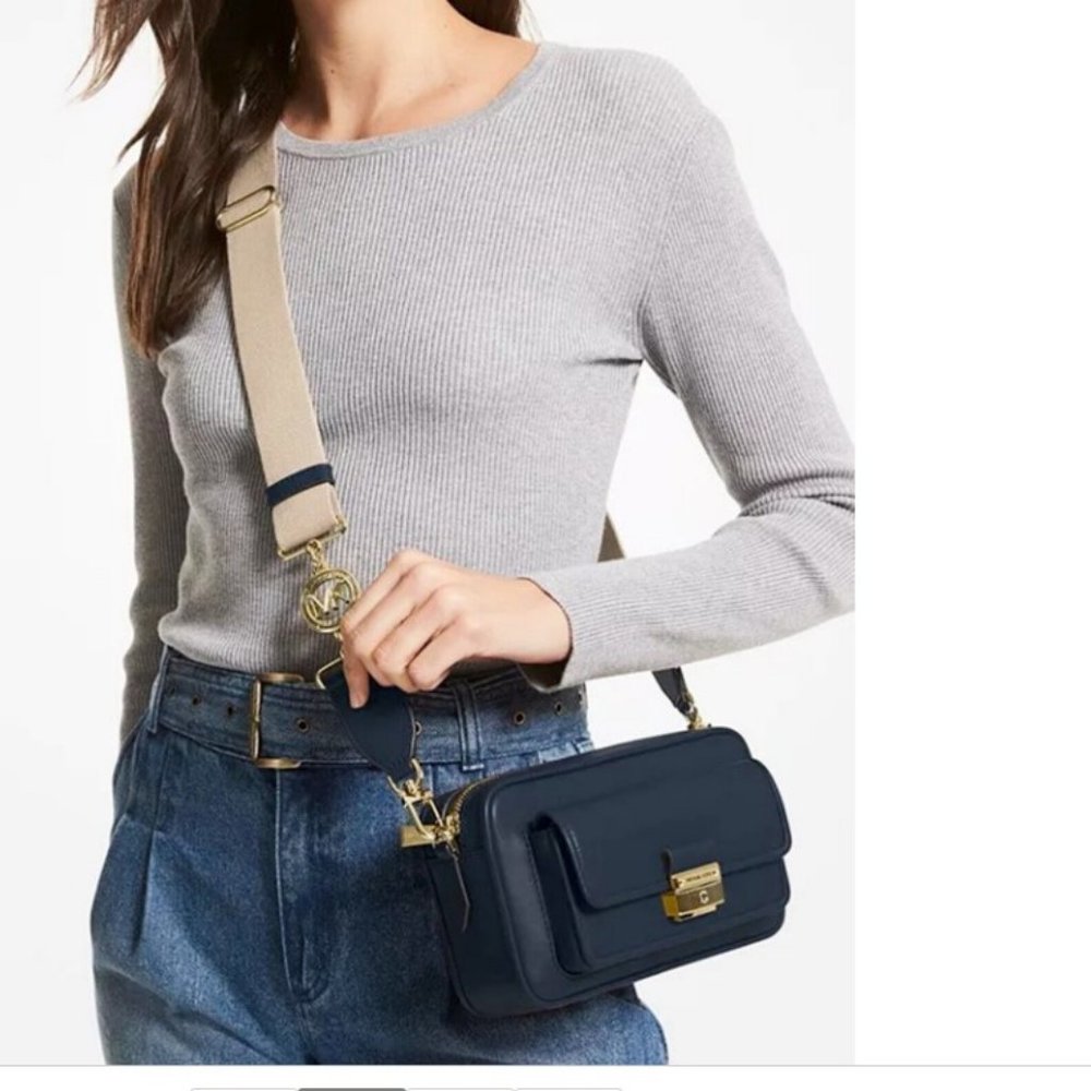 NWT MICHAEL KORS Bradshaw Medium Pocket Camera Crossbody - Navy